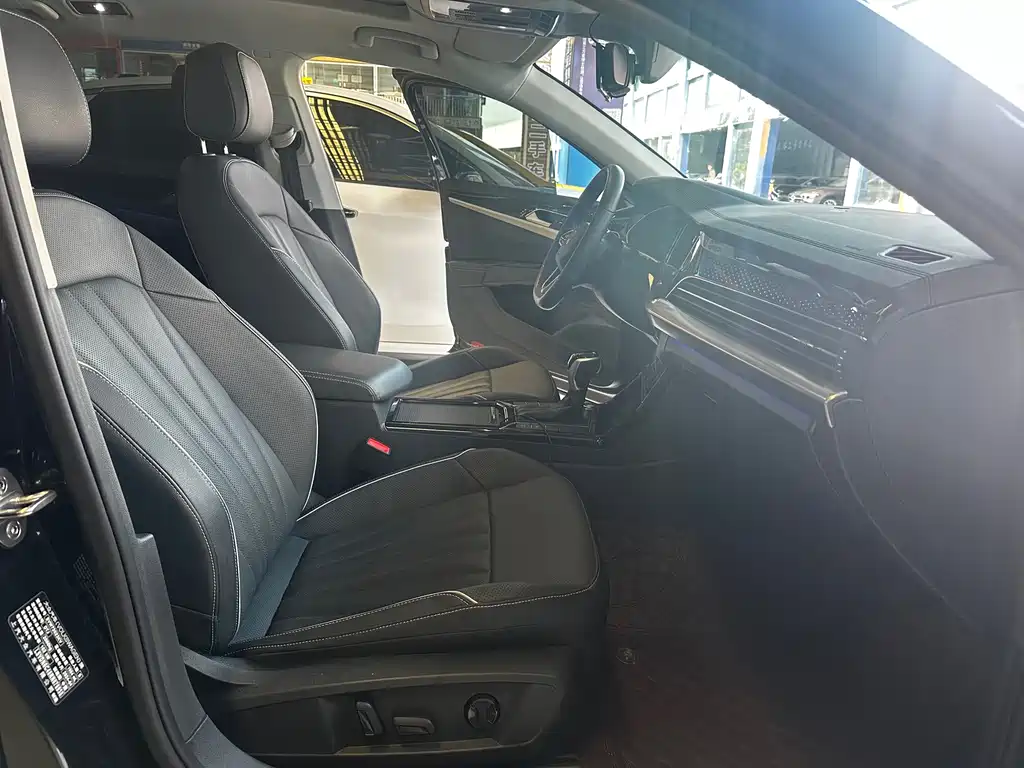 Volkswagen Passat — фото 8