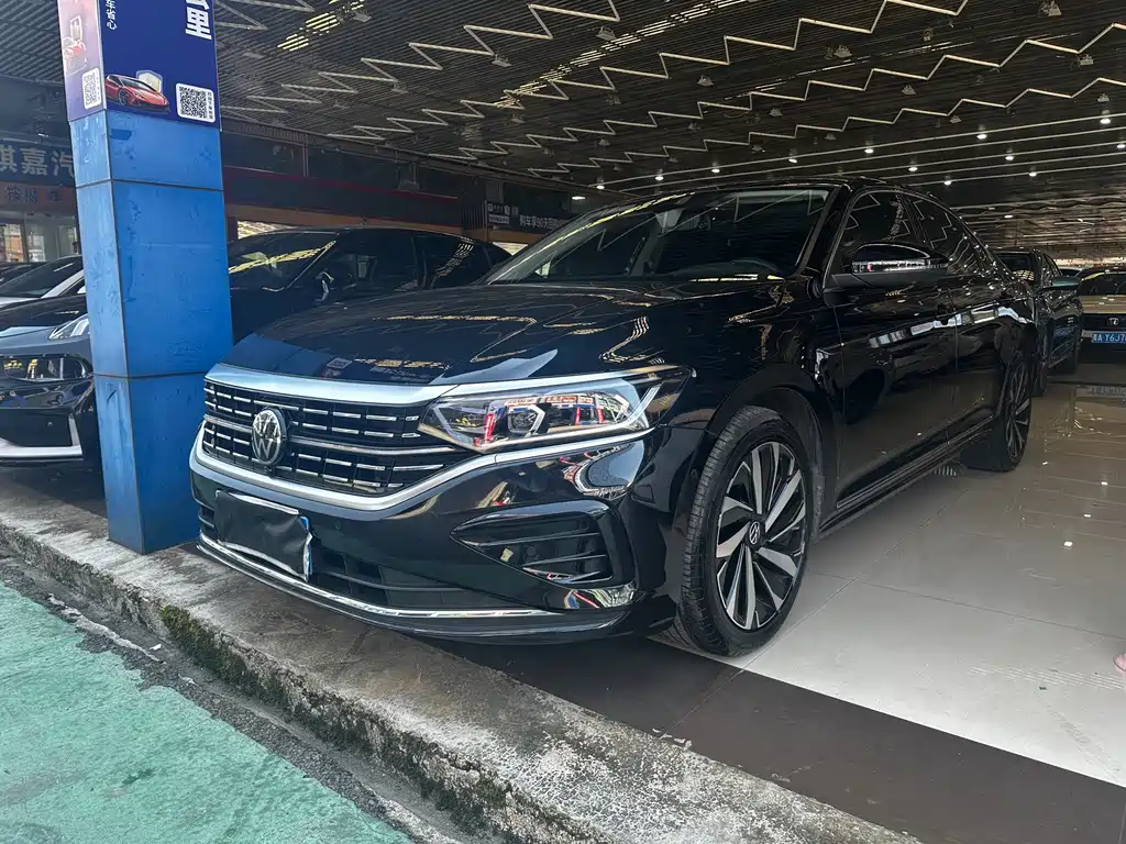 Volkswagen Passat — фото 1
