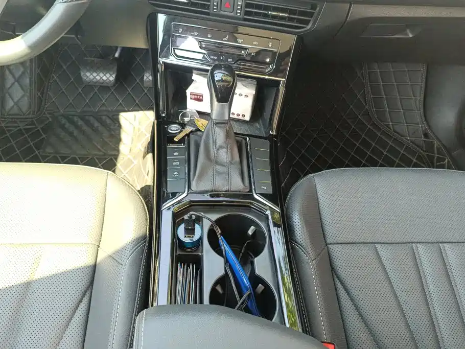 Volkswagen Passat — фото 16