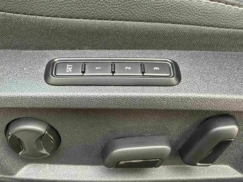 Volkswagen Passat — фото 11