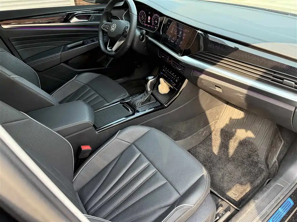 Volkswagen Passat — фото 13