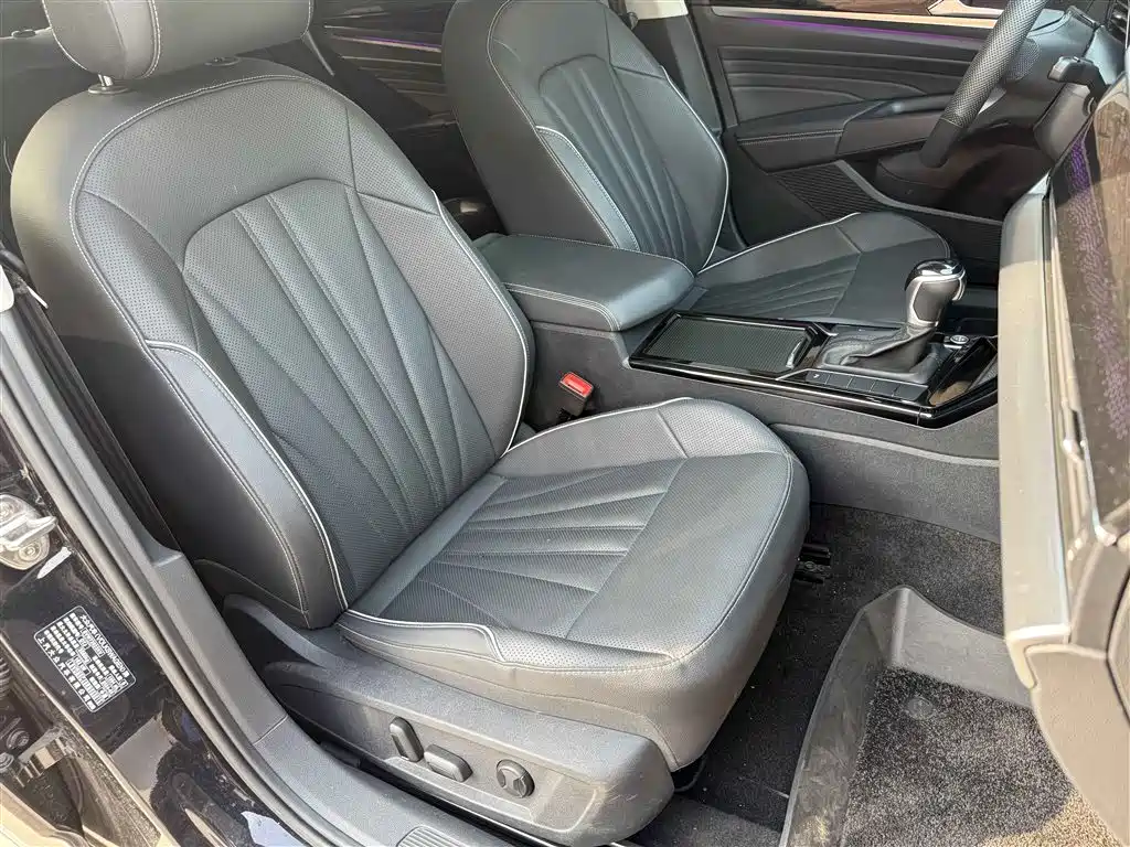Volkswagen Passat — фото 14
