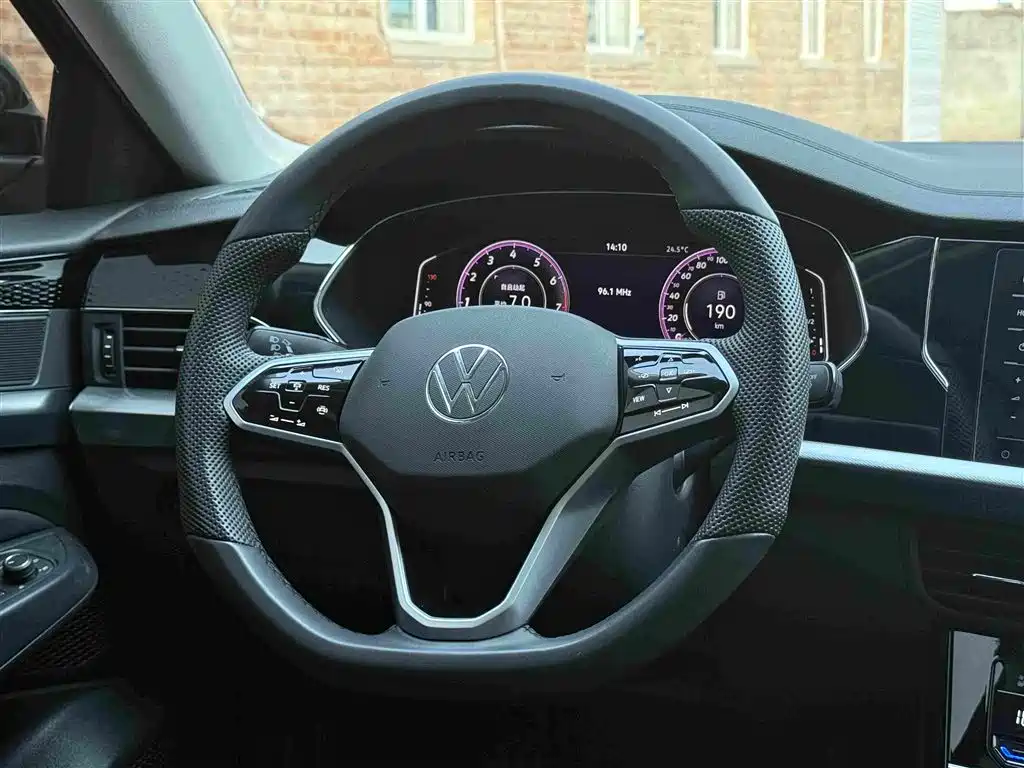 Volkswagen Passat — фото 5