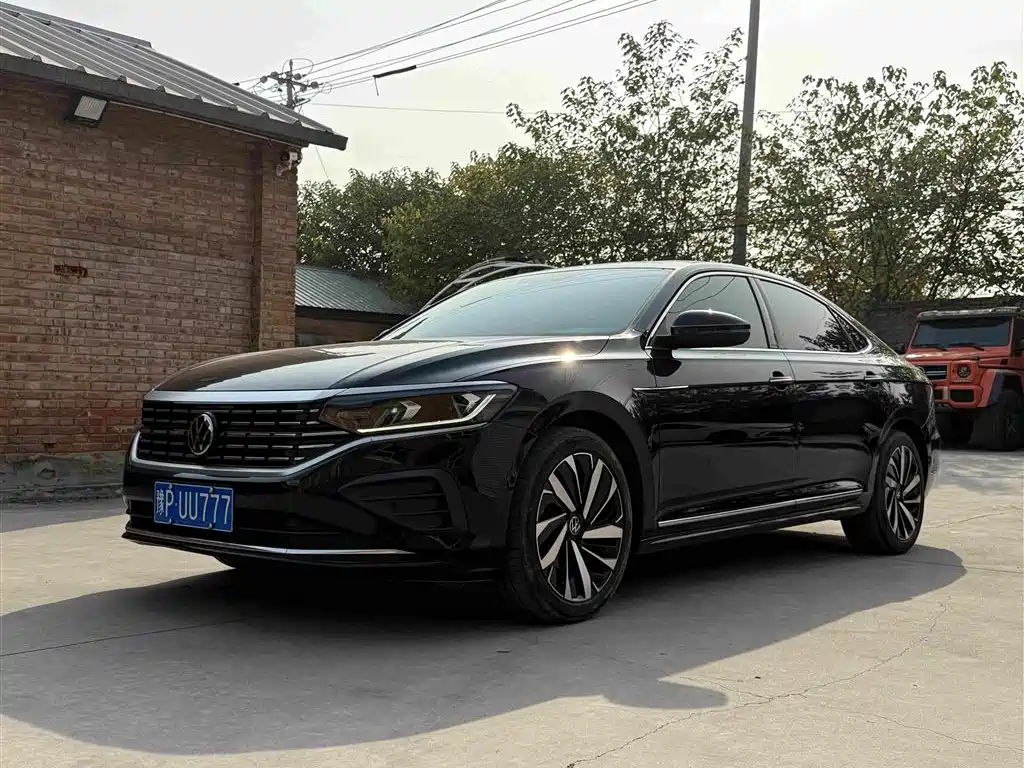 Volkswagen Passat — фото 1