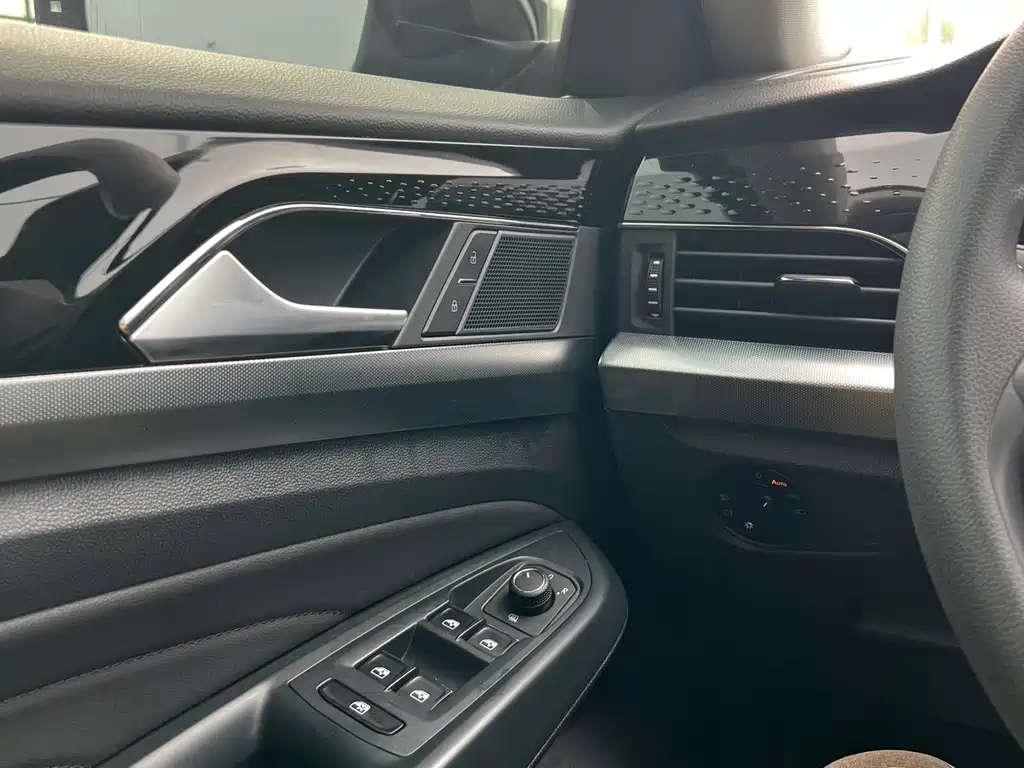 Volkswagen Passat — фото 15