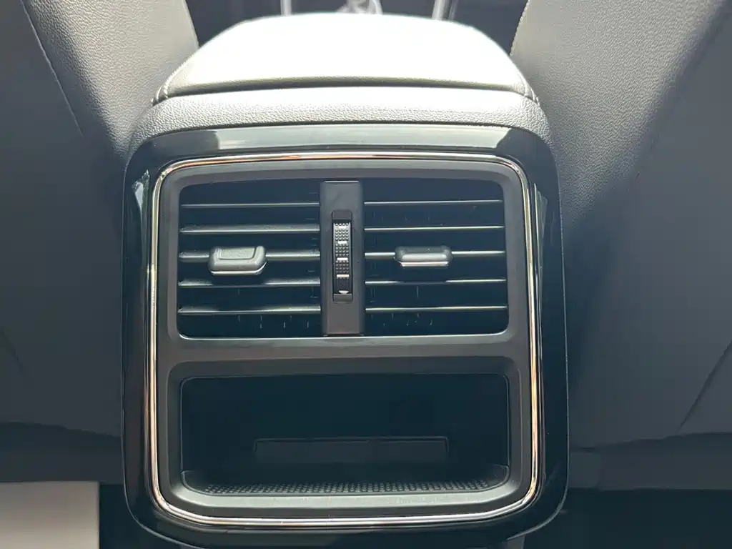 Volkswagen Passat — фото 16