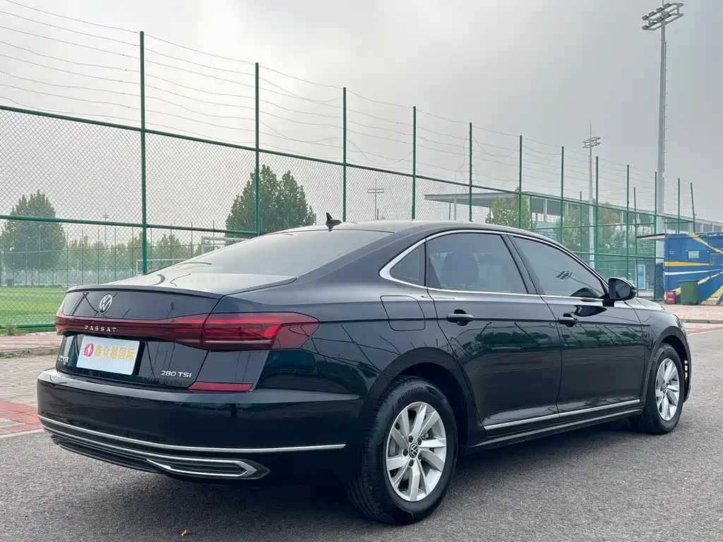 Volkswagen Passat — фото 6