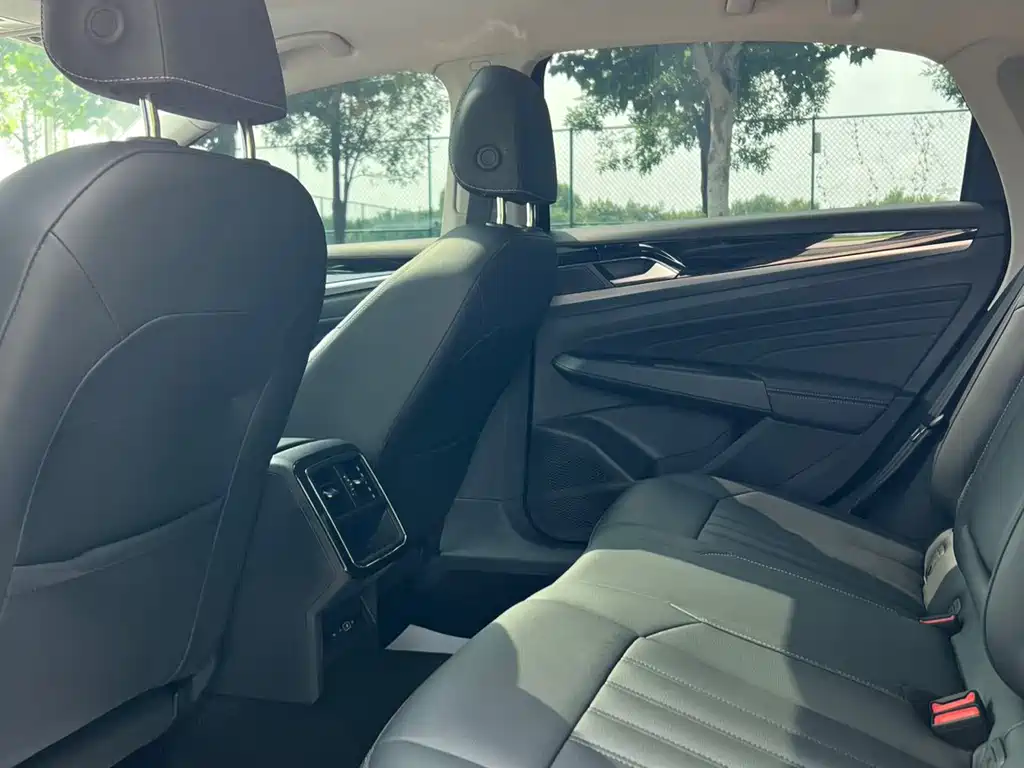 Volkswagen Passat — фото 9