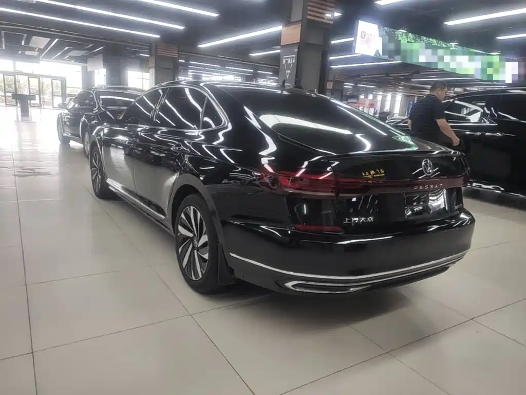 Volkswagen Passat — фото 4