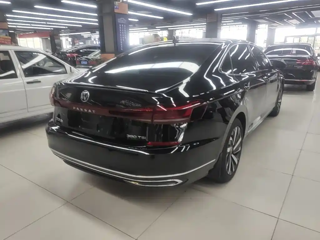 Volkswagen Passat — фото 6