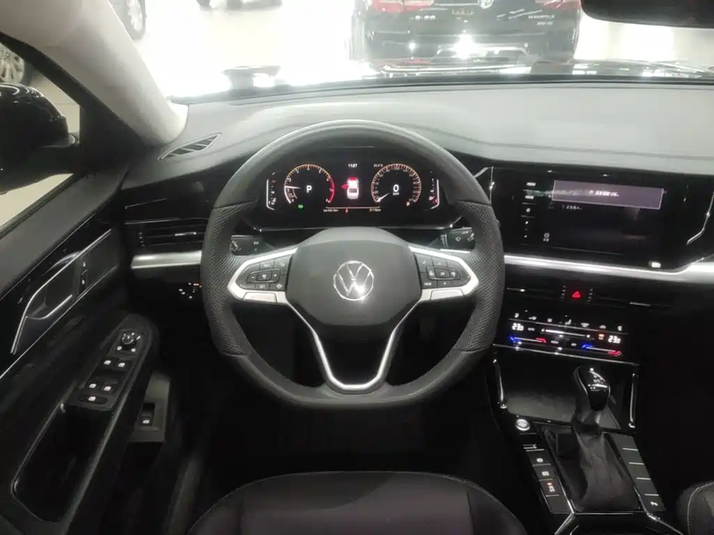Volkswagen Passat — фото 10
