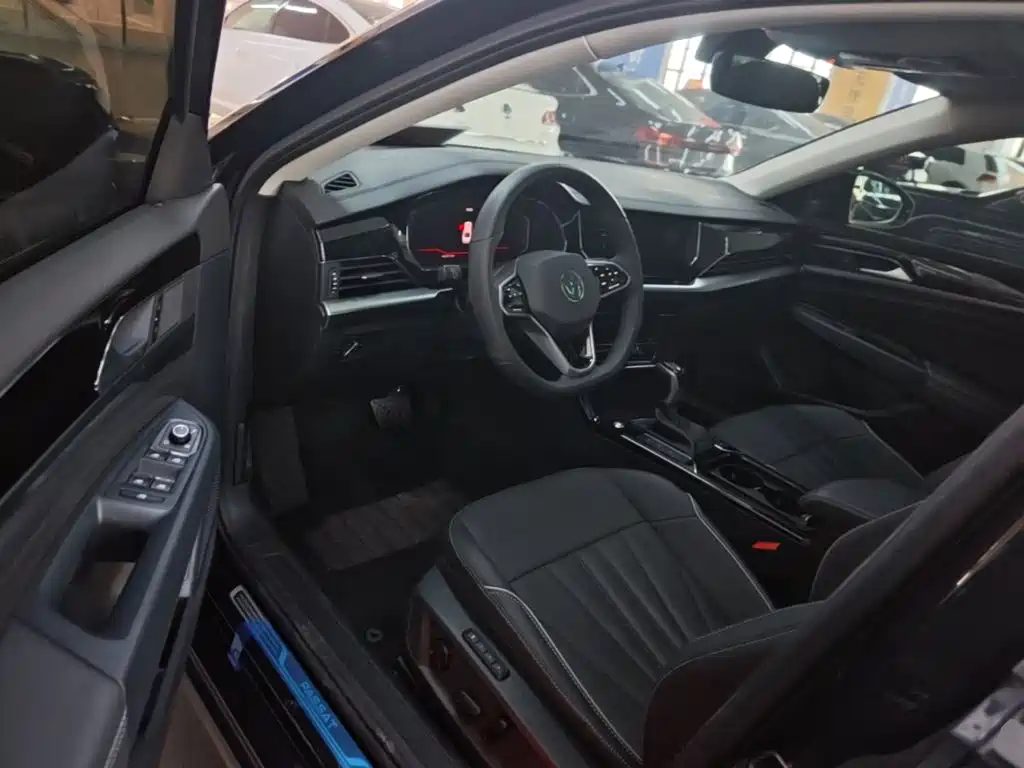 Volkswagen Passat — фото 16