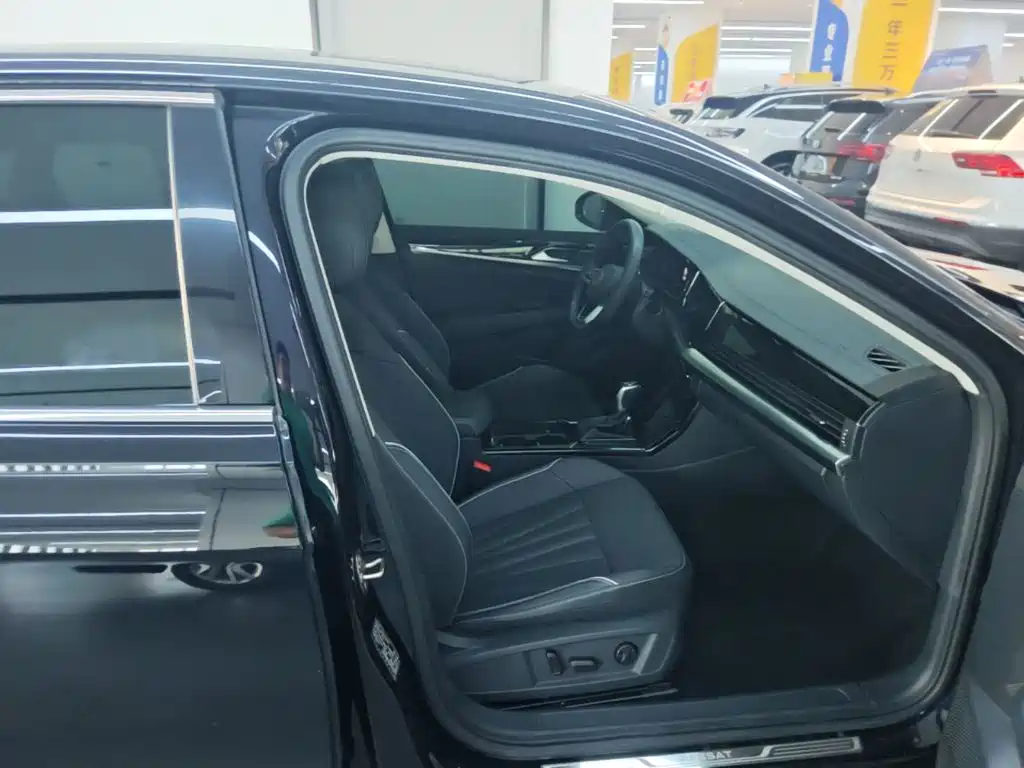 Volkswagen Passat — фото 25