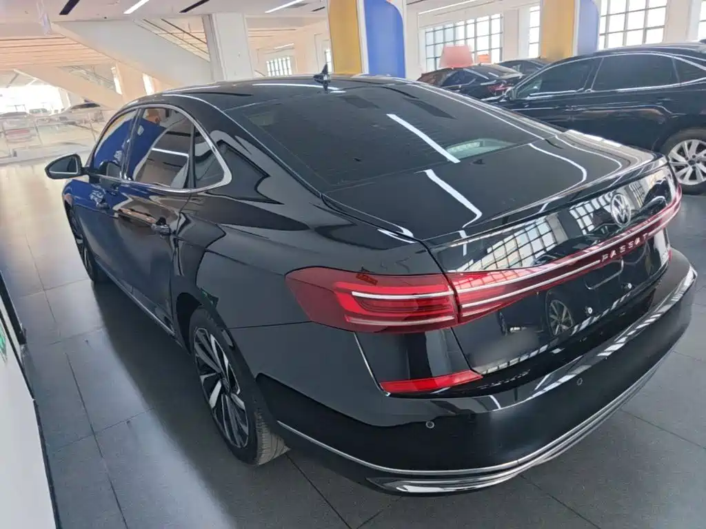 Volkswagen Passat — фото 5
