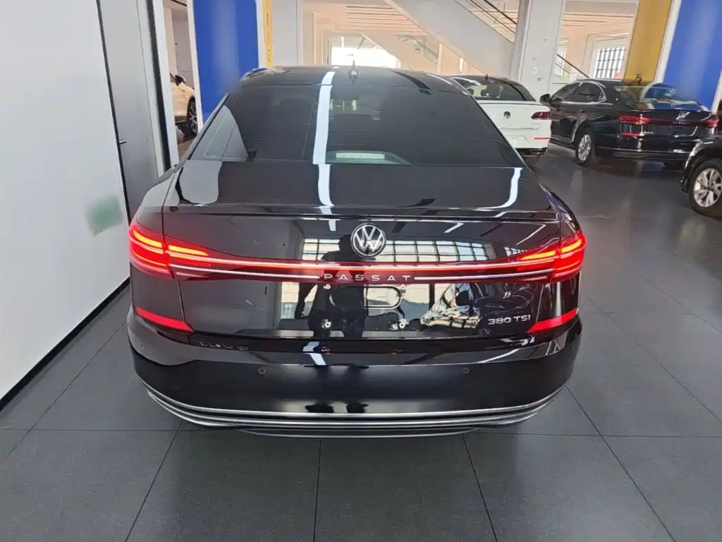 Volkswagen Passat — фото 6