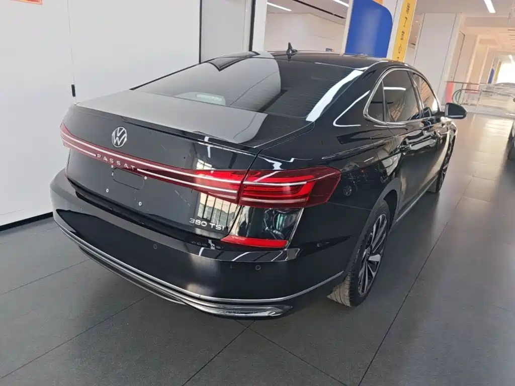 Volkswagen Passat — фото 7