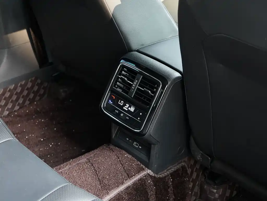 Volkswagen Passat — фото 13