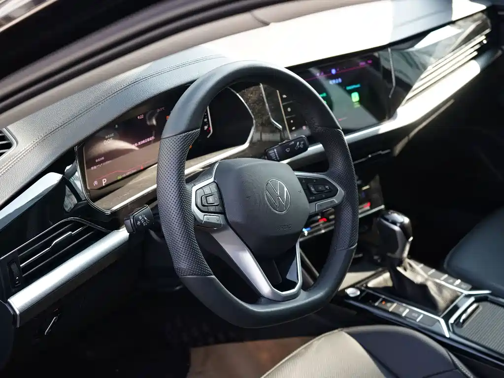 Volkswagen Passat — фото 20
