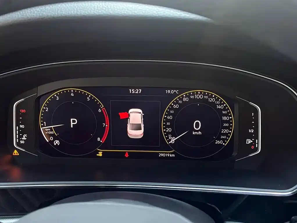 Volkswagen Passat — фото 14