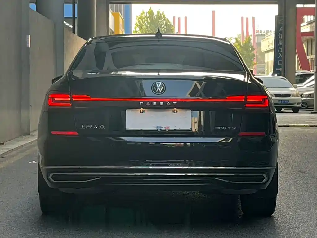 Volkswagen Passat — фото 4