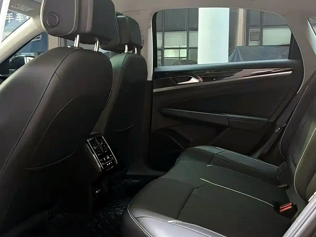 Volkswagen Passat — фото 10