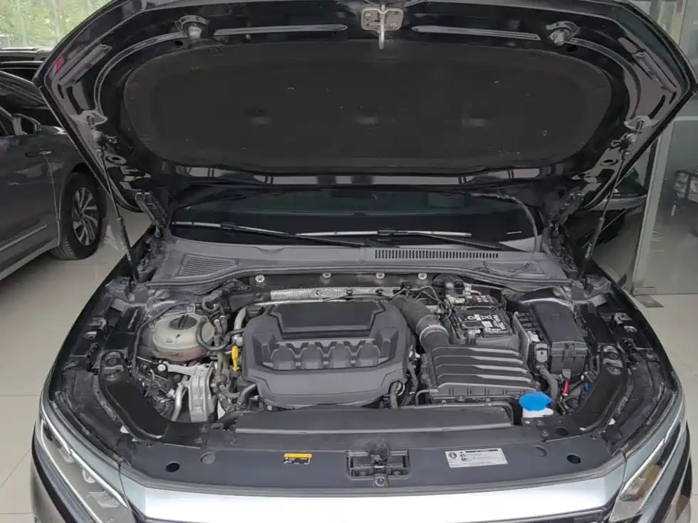Volkswagen Passat — фото 19