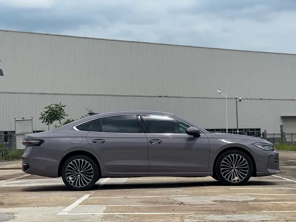 Volkswagen Passat — фото 8