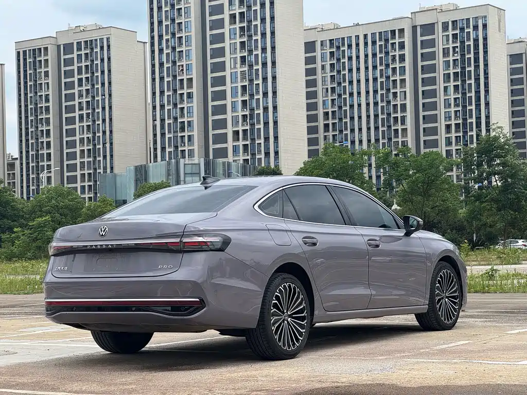 Volkswagen Passat — фото 9