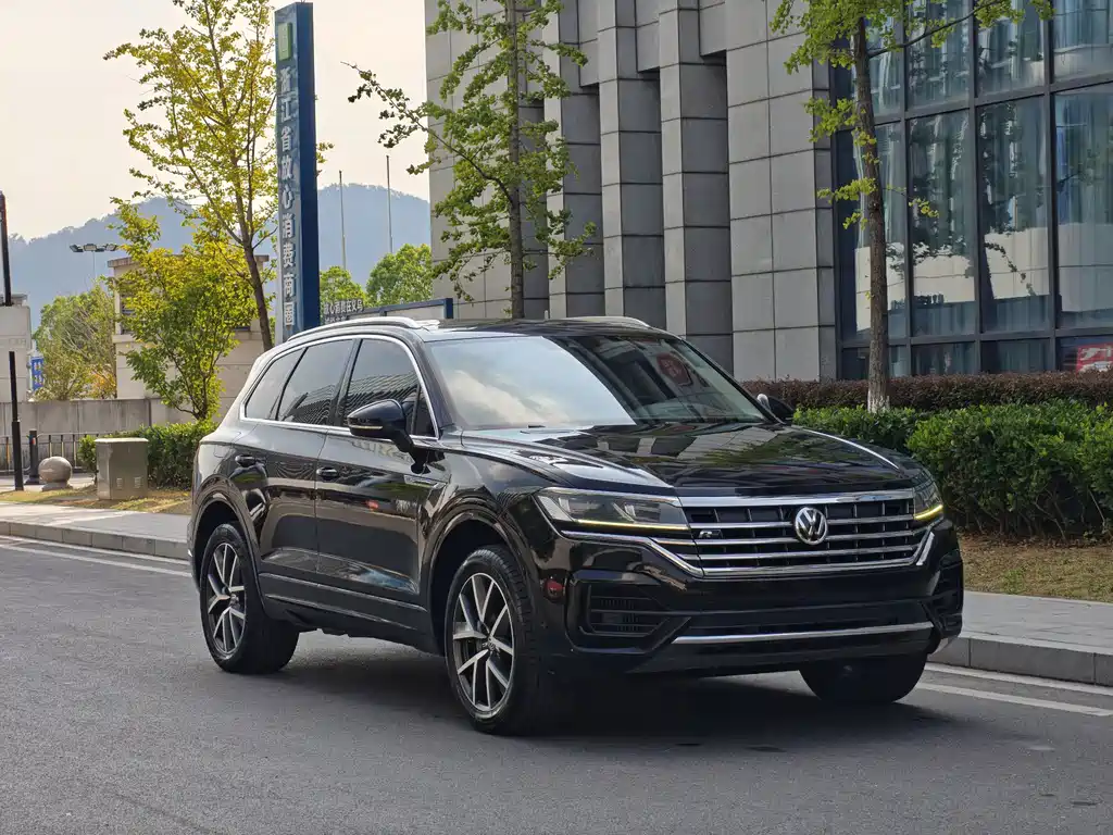 Volkswagen Touareg — фото 3