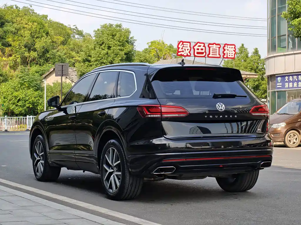 Volkswagen Touareg — фото 4