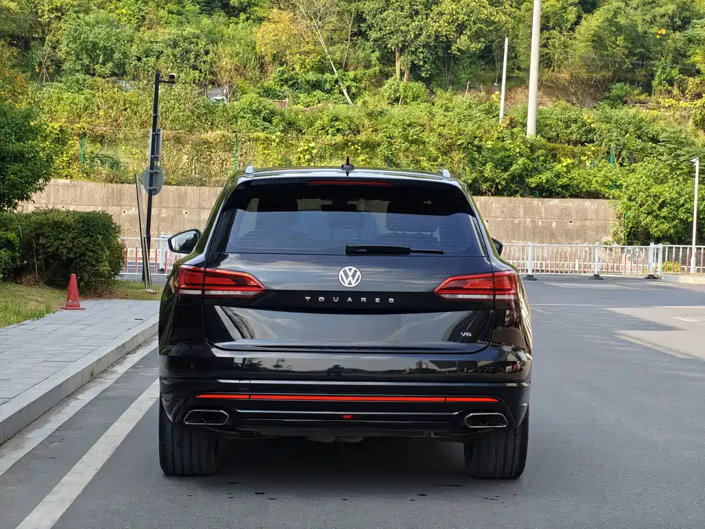 Volkswagen Touareg — фото 5