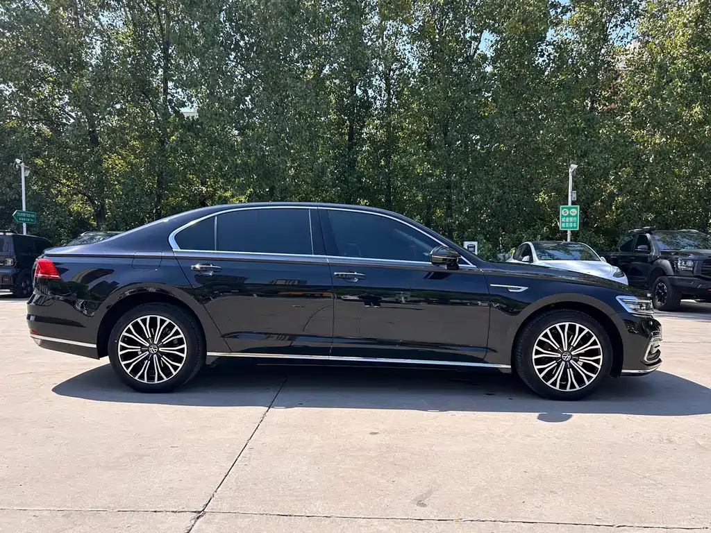 Volkswagen Phideon — фото 6