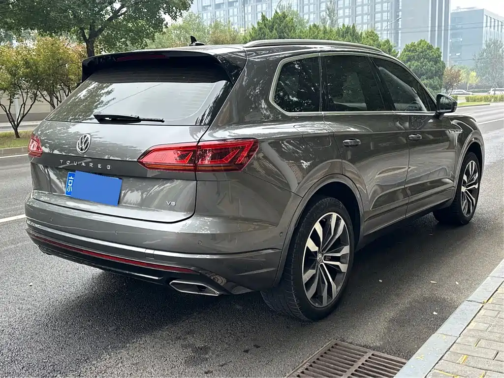 Volkswagen Touareg — фото 4
