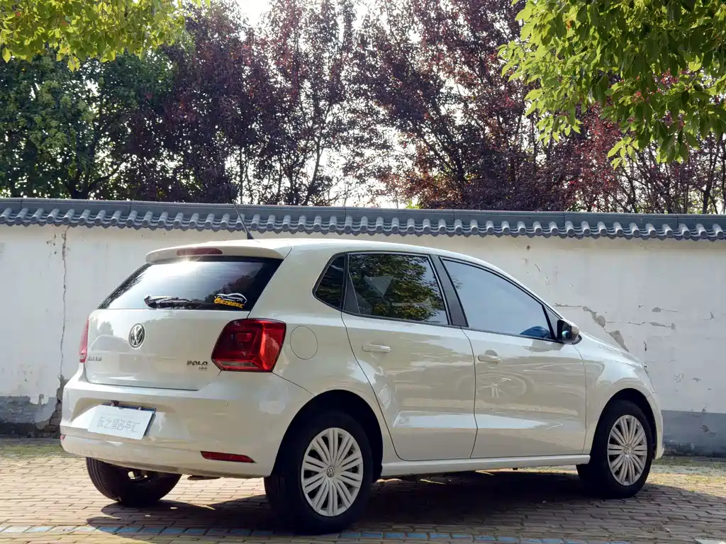 Volkswagen Polo — фото 4