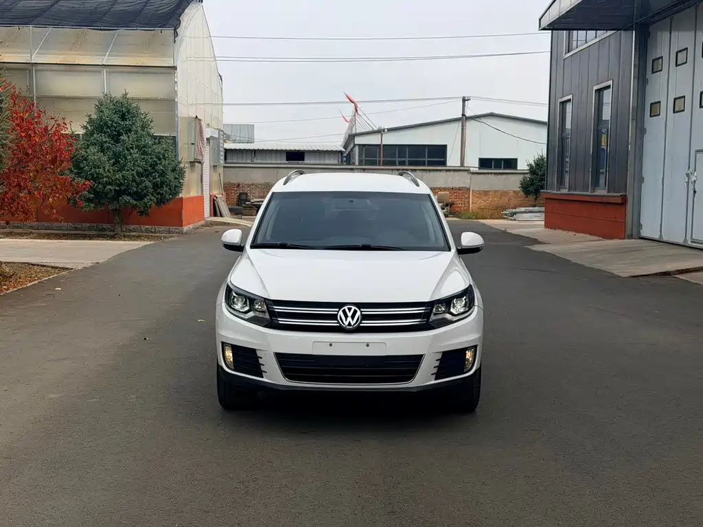 Volkswagen Tiguan — фото 2