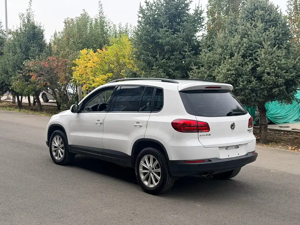 Volkswagen Tiguan — фото 4