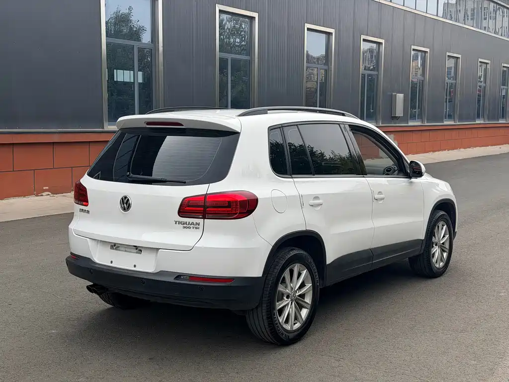 Volkswagen Tiguan — фото 5