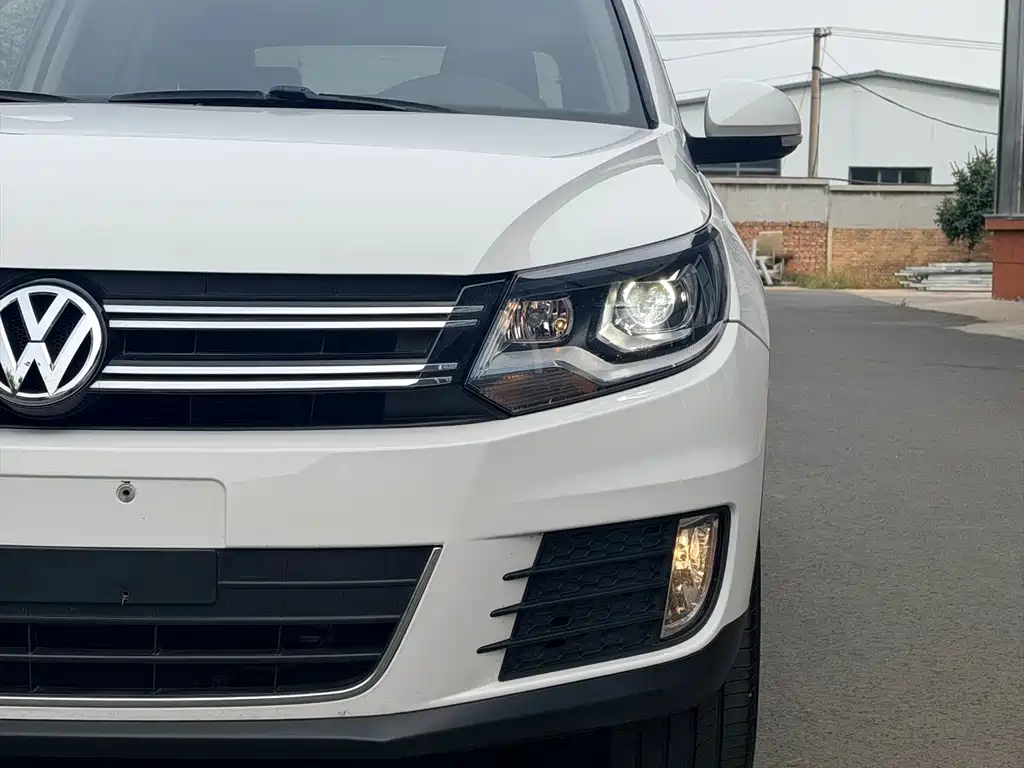 Volkswagen Tiguan — фото 7