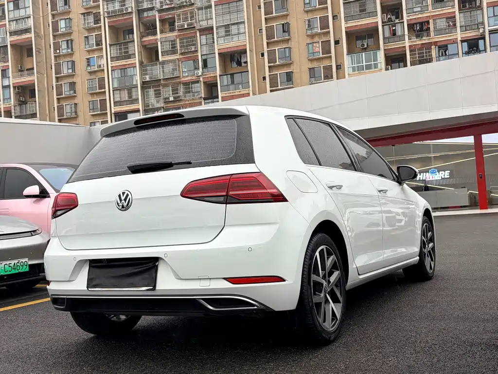 Volkswagen Golf — фото 6