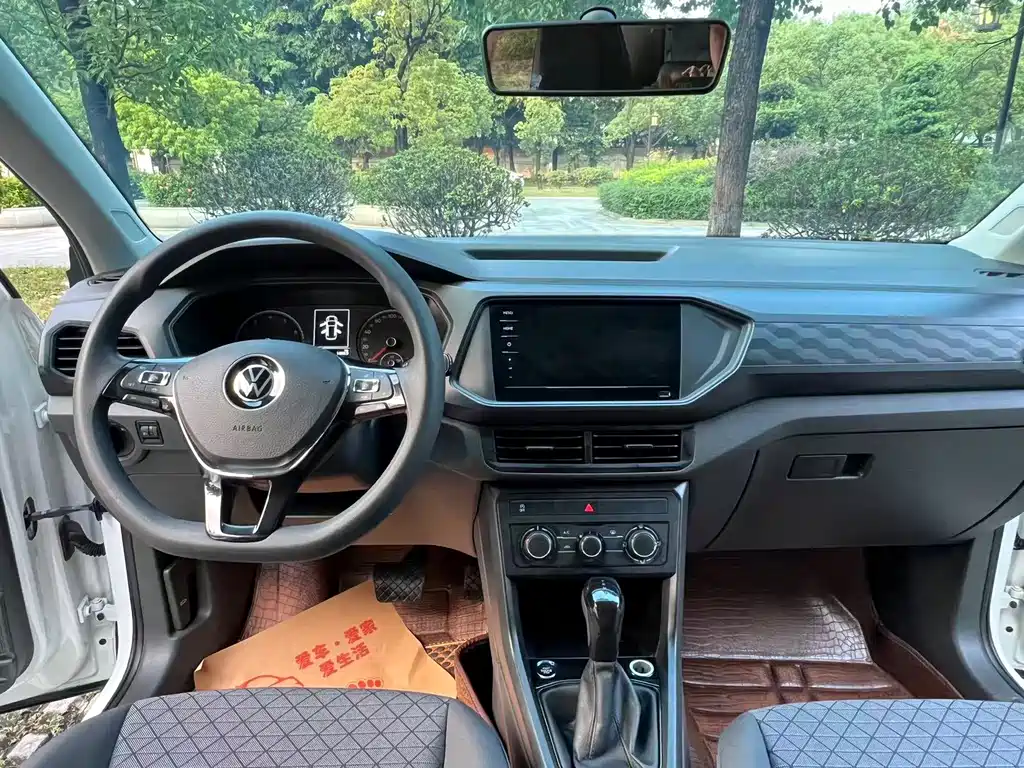 Volkswagen T-Cross — фото 8