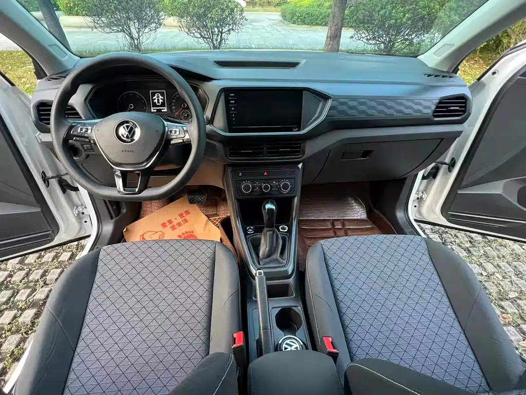 Volkswagen T-Cross — фото 9