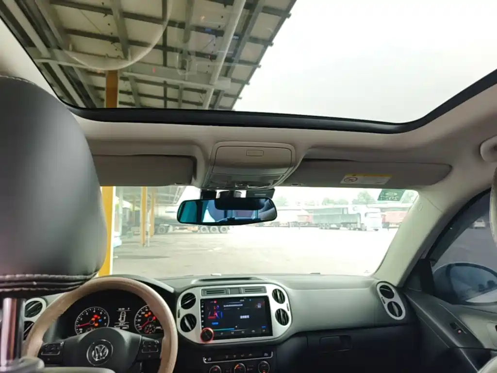 Volkswagen Tiguan — фото 13