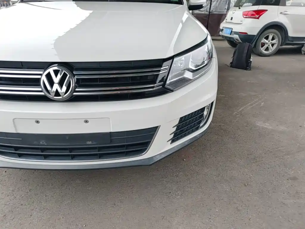Volkswagen Tiguan — фото 17