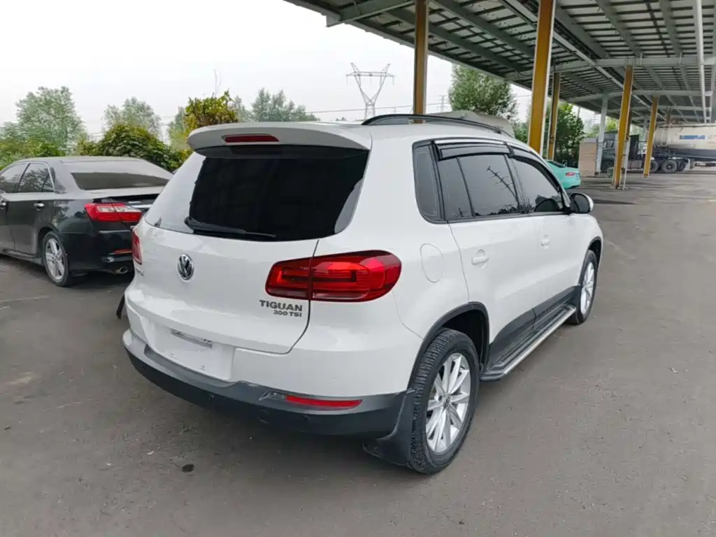 Volkswagen Tiguan — фото 4