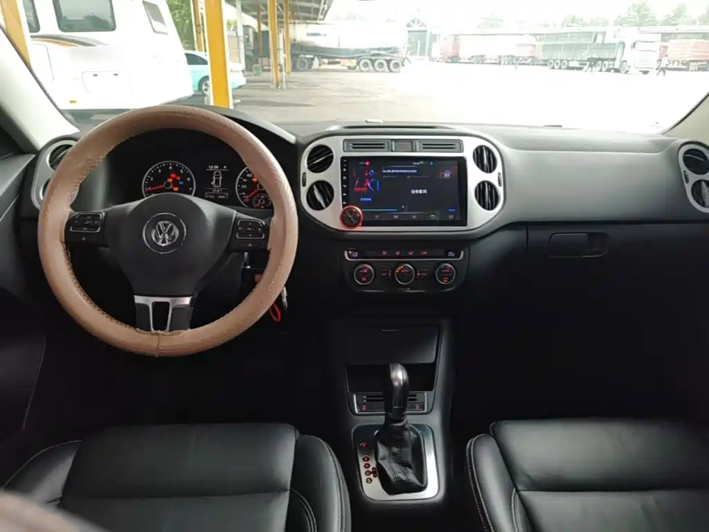Volkswagen Tiguan — фото 5