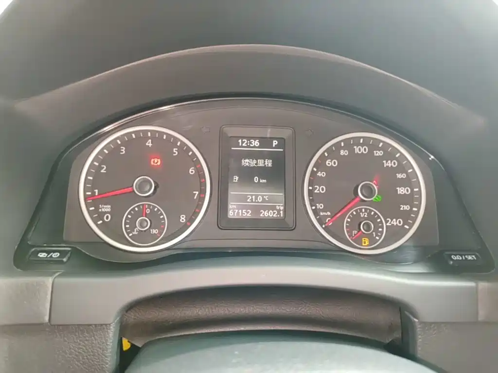 Volkswagen Tiguan — фото 7