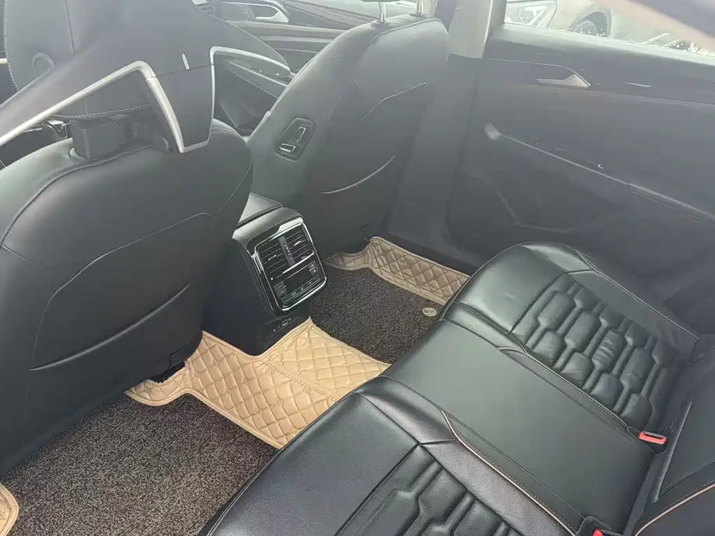Volkswagen Passat — фото 4