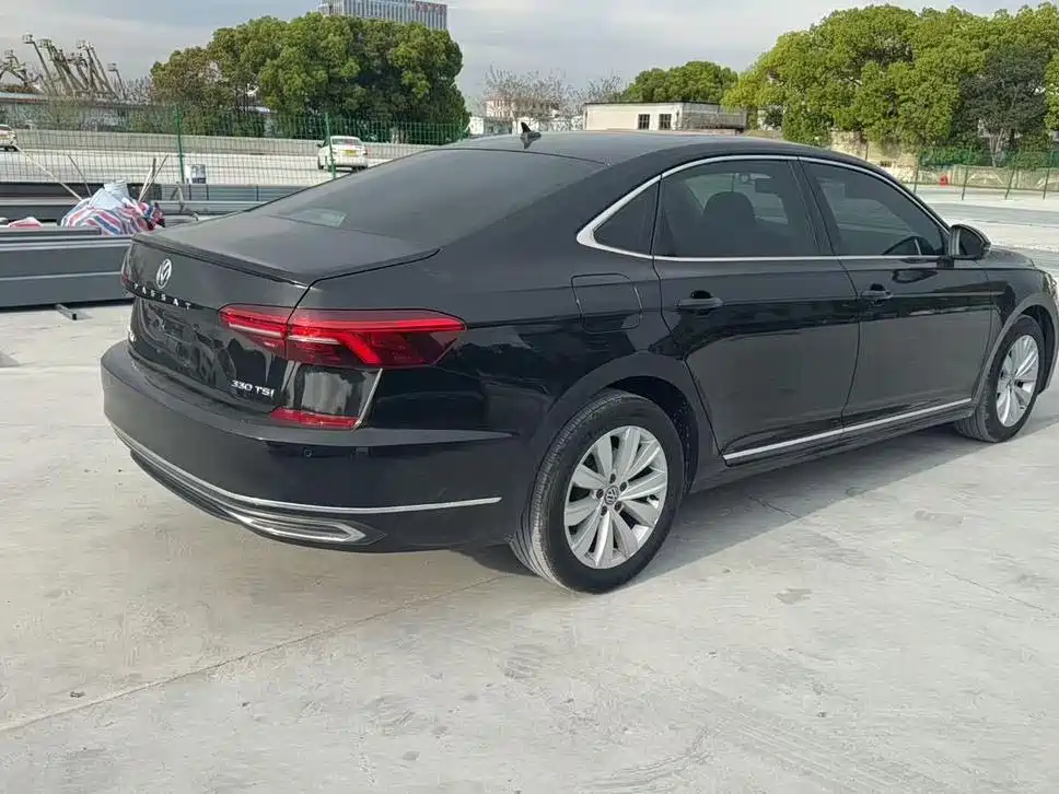 Volkswagen Passat — фото 5