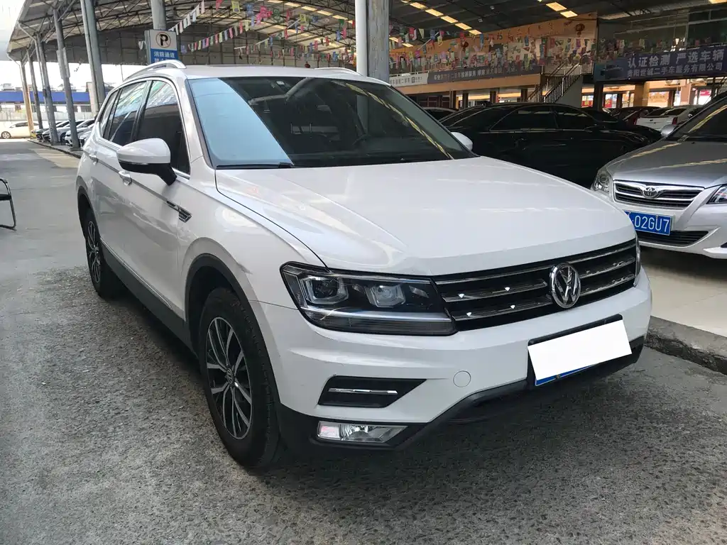 Volkswagen Tiguan L — фото 3