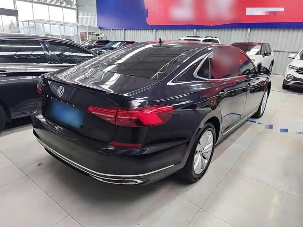 Volkswagen Passat — фото 6